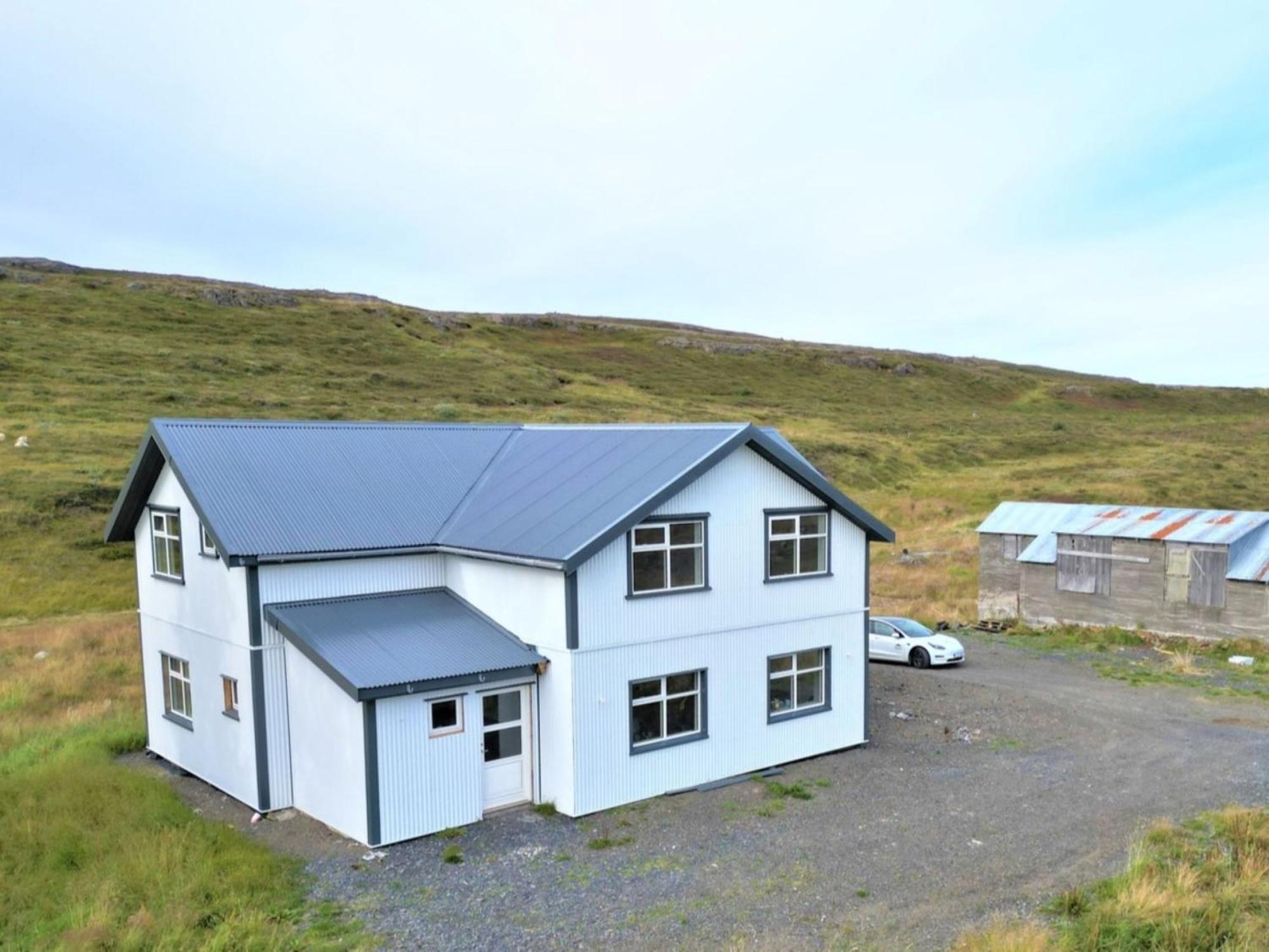 Lindarholl Guesthouse Stori-Bakki Exterior foto